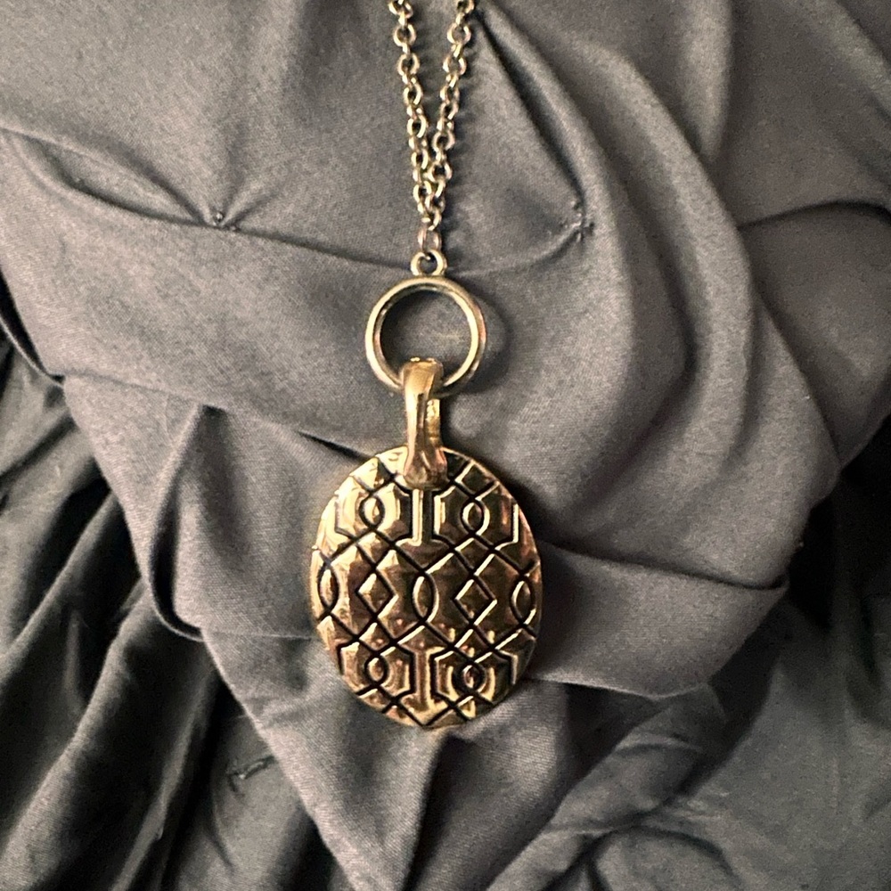 Necklace - Picture 2 of 4